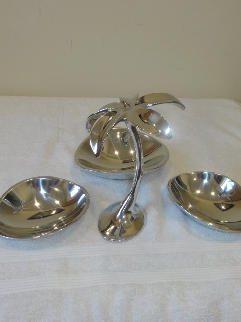 Nambe Miniature Nativity Palm and (3) Polished Dishes VERY GOOD CONDITION!